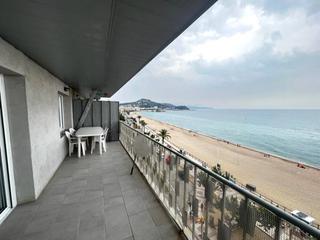 Appartement  S´abanell. Espectacular piso esquinero en 1a linea de mar y con liciencia t