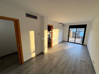 Piso  Calle romero torres. Venta de piso en tordera