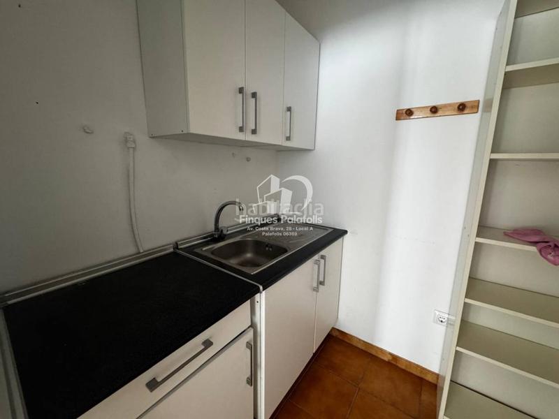 Foto 0e654563-7ca9-43bf-b854-8422b5b300f7. Lloguer local comercial a Malgrat de Mar