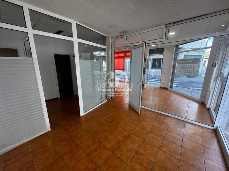 Foto a9f36cfa-4a12-465c-b7f6-ef083f26dcbd. Lloguer local comercial a Malgrat de Mar