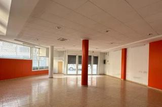 Local commercial  Passatge de les angelines. Local en olesa