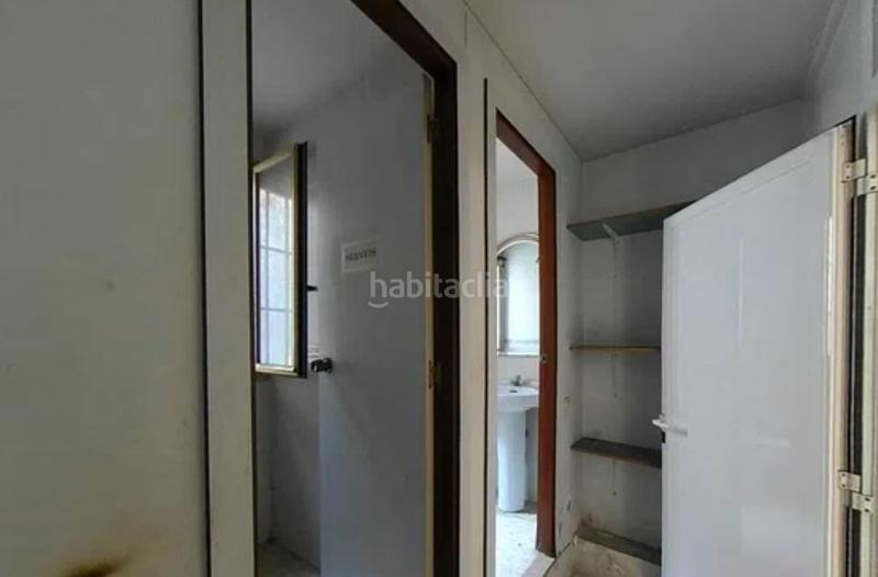 Foto 5ca56432-71b9-4fe2-b404-2d0cb6d36519. Local comercial amplio local comercial en venta en Viladecans