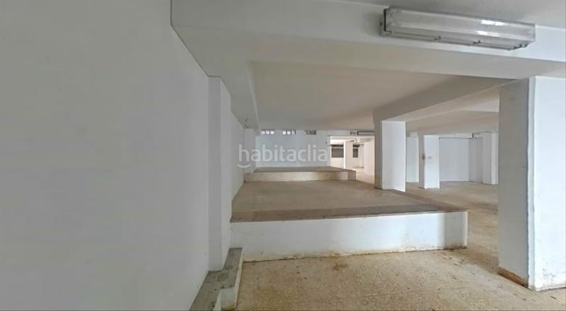 Foto 5cd3beb4-f697-46a4-80f2-d9947156a9ca. Local comercial amplio local comercial en venta en Viladecans