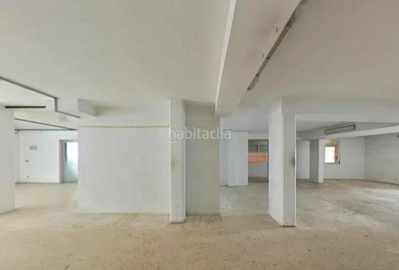 Foto eaafd412-fce6-45d3-93cc-49030e4eeec9. Local comercial amplio local comercial en venta en Viladecans