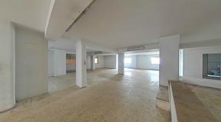 Business premise  Carrer de l'escultor llimona. Amplio local comercial en venta en viladecans