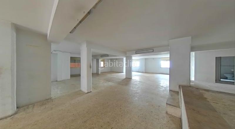 Foto fdeaec04-605a-476e-953d-0b95e2c28c94. Local comercial amplio local comercial en venta en Viladecans