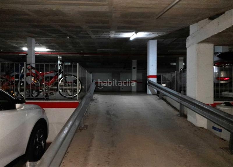 Foto 47e5849e-d484-426e-bf2f-f18d288be38b. Aparcament cotxe a carrer d'extremadura 13 a Les Planes Sant Joan Despí