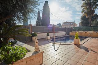 Chalet  El carrer de nicaragua. Propiedad exclusiva en segur de calafell — confort y privacidad