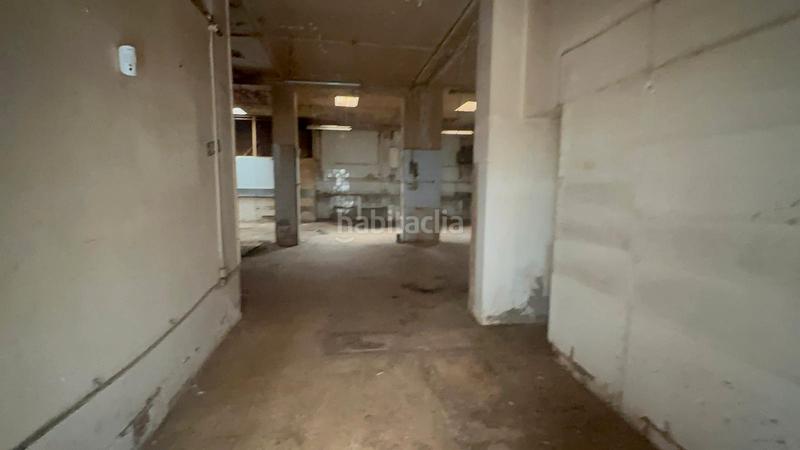 Foto a0765027-8794-4436-b019-5472276063f0. Locale commerciale in carrer del monestir de ripoll 7 in Reus
