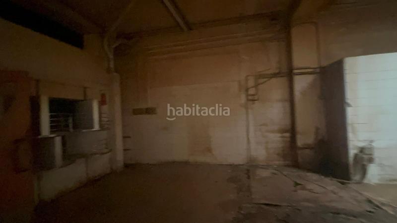 Foto e638f809-ec9d-47ca-8c5b-be47cb3d383a. Locale commerciale in carrer del monestir de ripoll 7 in Reus