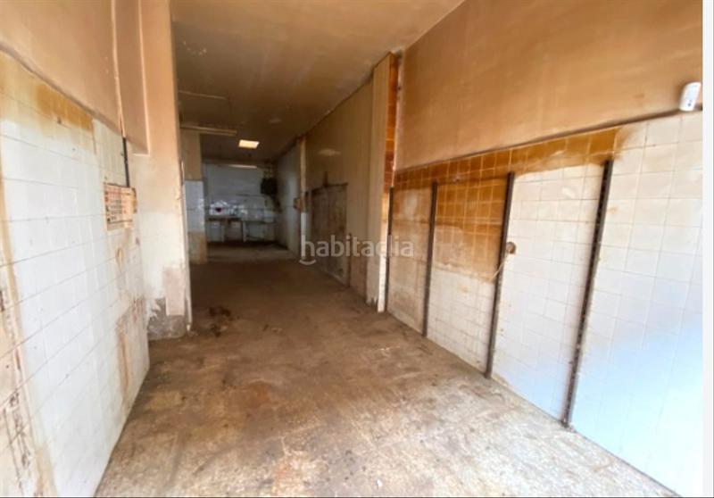 Foto f3cfe018-08bb-4565-bf48-cba9fea9b308. Locale commerciale in carrer del monestir de ripoll 7 in Reus