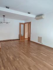 Pis  Carrer del general palafox. Luminoso piso en els canyars, castelldefels – con piscina, parki