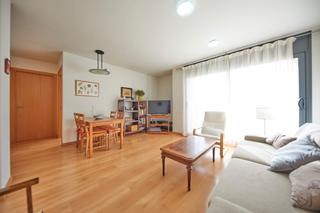 Flat  Carrer vilanova. Vivienda luminosa en tercera planta con vistas abiertas y un ent
