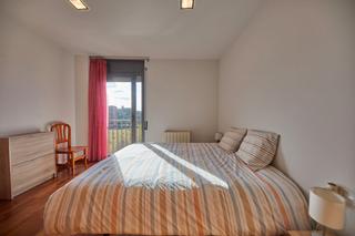 Etagenwohnung  Carrer vilanova. Vivienda luminosa en tercera planta con vistas abiertas y un ent