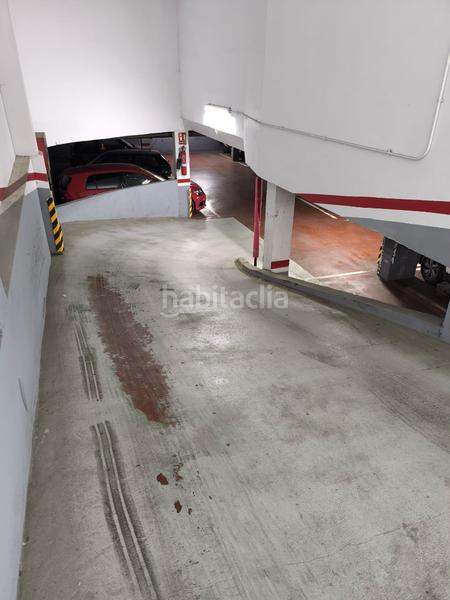 Foto acd4746e-c7ff-4195-88d5-a7c03ac816e8. Parking coche en carrer del canonge doctor auguet 53 plaza de aparcamiento en Viladecans