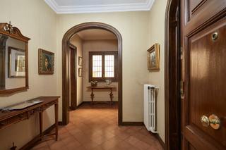 Appartement  Carrer del bisbe sivilla. Amplio piso en una de las zonas mas exclusivas de barcelona
