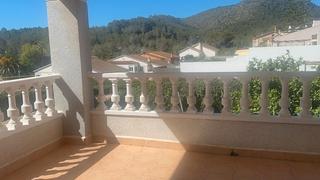 House  Carrer de l'heura. Casa unifamiliar con jardín y gran potencial en nou vendrell