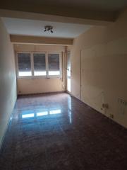 Etagenwohnung  Carrer del camí ral. Piso con gran potencial en esparreguera – a reformar