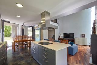 Chalet  Passeig de can figueres. Entre montseny y la costa brava | casa unifamiliar eficiente con