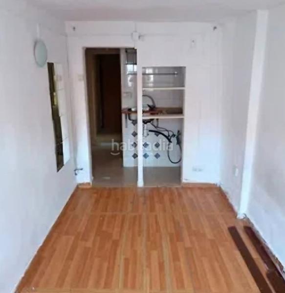 Foto ce6b23a6-fa04-4f99-92e9-101724d9fd32. Pis a Raval Barcelona