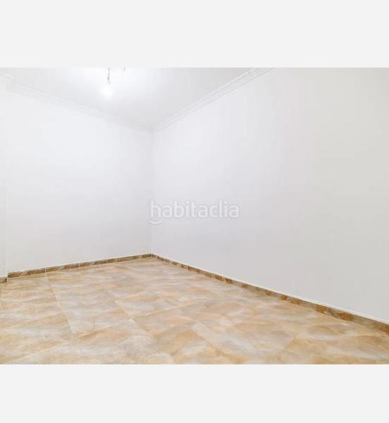 Foto 1cd500a5-d12e-413b-b9b0-d195dcbd6343. Piano terra in La Roureda Viladecans