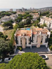 Casa adossada  Carrer salvador dalí. Chalet adosado 3 vientos en venta en fenals – platja d’aro, cost