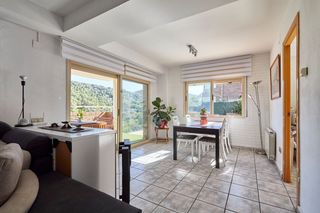 Semi detached house  Avinguda torrelletes. Adosada con piscina en torrelles de llobregat