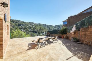 Casa adossada  Avinguda torrelletes. Adosada con piscina en torrelles de llobregat