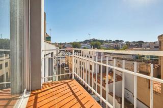 Etagenwohnung  Carrer de bourg de peage. Piso en venta en el centro de sant feliu de guixols