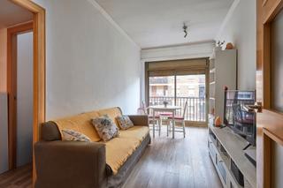 Pis  Carrer de las navas de tolosa. Piso reformado en venta en el barrio de sant martí – navas de to