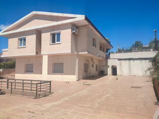 Casa  Carrer serral llarg. Casa a 4 vientos en olesa bonesvalls