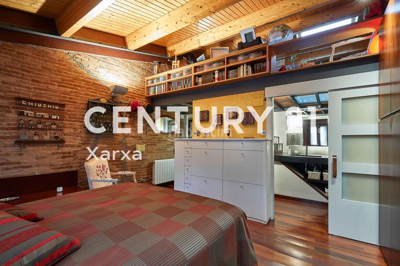 Foto 79a483b7-6cd9-4f79-9ace-c09fa2fd50df. Casa a schiera con camino riscaldamento in Horta Barcelona