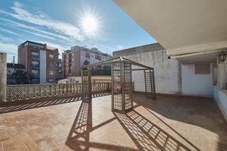 Piso  Carrer consell cent. Espacioso piso con gran terraza en montcada i reixac, en una de