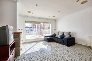Flat  Carrer consell cent. Espacioso piso con gran terraza en montcada i reixac, en una de