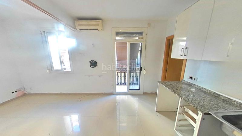 Foto b3c5f9e7-5ca8-4f34-b1c3-e6ad97f27de2. Pis a Barceloneta Barcelona