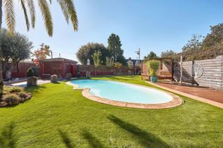 Casa  Carrer del ripollès. Exclusiva casa independiente en urbanización can durán — alto st