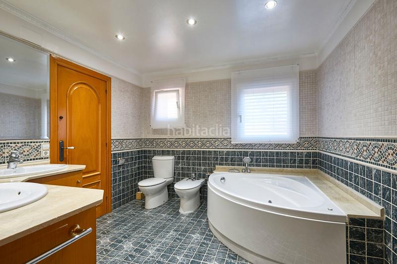 Foto 2319a819-4ce4-4ecf-a36d-9a8a9bd54c53. Haus mit kamin heizung parking pool in Canovelles