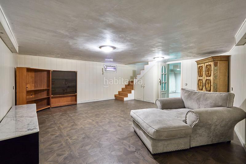 Foto 398314f6-6469-4c24-ac4f-8ca947613888. Haus mit kamin heizung parking pool in Canovelles