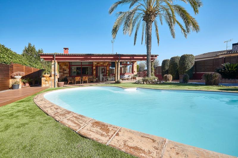 Foto 588b45d7-235b-4f21-adf2-43218fb90e23. Haus mit kamin heizung parking pool in Canovelles