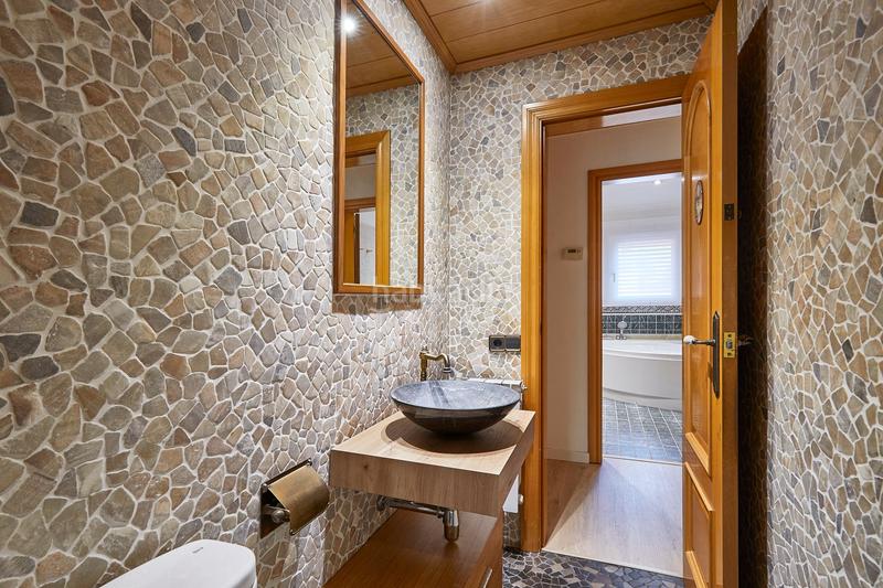 Foto 5b39911a-cf8d-48b2-a79a-cf7c5597f082. Haus mit kamin heizung parking pool in Canovelles