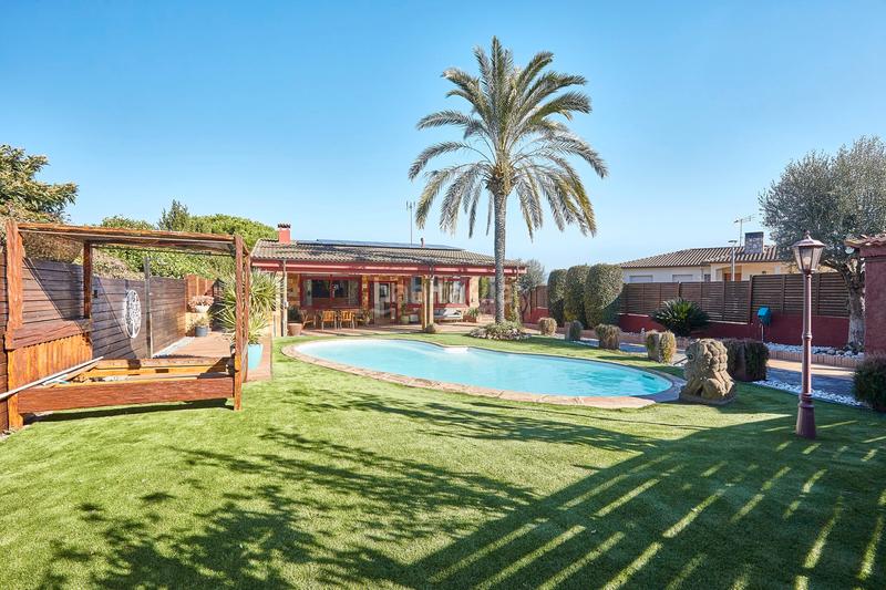 Foto 5e93ac2b-8d18-49ef-9cb7-3c231dee72e5. Haus mit kamin heizung parking pool in Canovelles