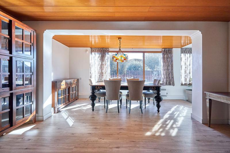 Foto 624fc70e-31b3-44a0-be74-e929ca18b336. Haus mit kamin heizung parking pool in Canovelles