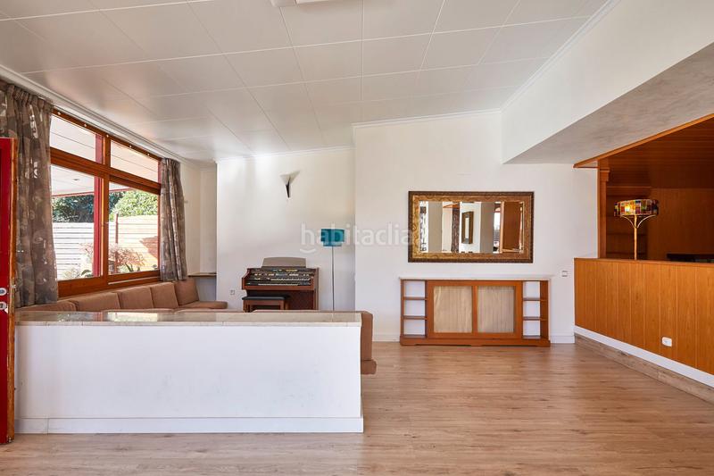 Foto 866556cb-d4a3-4ec7-ac2f-c5bb67644381. Haus mit kamin heizung parking pool in Canovelles