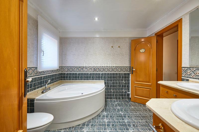 Foto 945287d1-dbb2-4d2f-91a7-a804b89f08c6. Haus mit kamin heizung parking pool in Canovelles