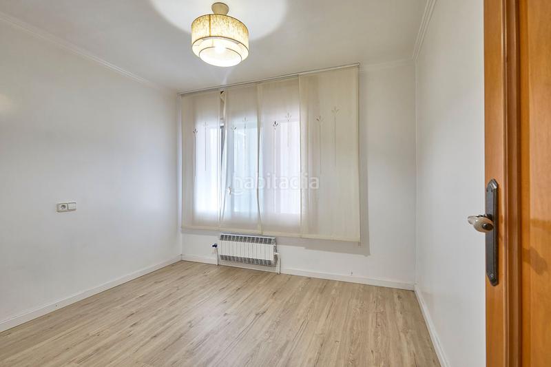 Foto 96421bb5-8e38-47ff-adeb-318ccaa01832. Haus mit kamin heizung parking pool in Canovelles