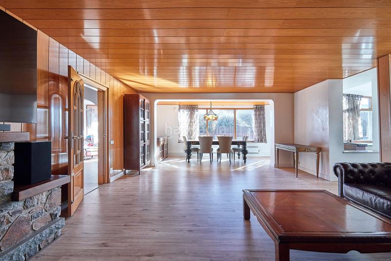 Foto adff5d25-6037-4da3-8cdc-b8be36dcaacf. Haus mit kamin heizung parking pool in Canovelles