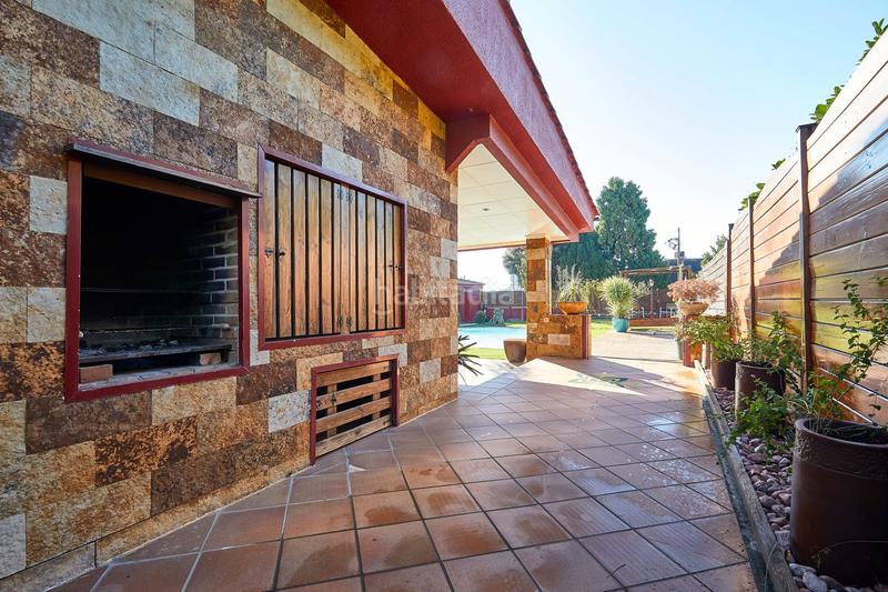 Foto daca00bc-cb7c-446f-90f1-46a1ded4bad6. Haus mit kamin heizung parking pool in Canovelles