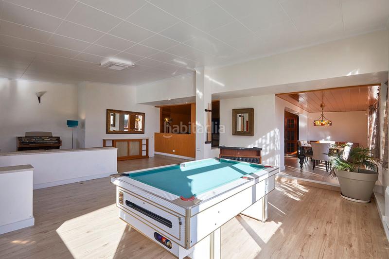 Foto e0de8a1e-7276-44dd-bfd9-c38ca8e81dfa. Haus mit kamin heizung parking pool in Canovelles