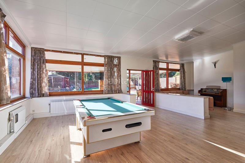 Foto f0d13597-c044-449b-8591-0a59de8b8601. Haus mit kamin heizung parking pool in Canovelles