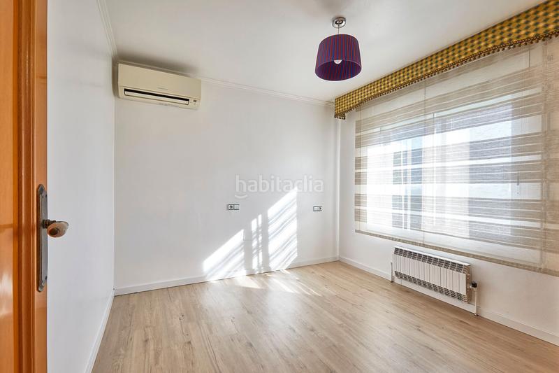 Foto f4c3da07-b4be-4c12-8200-dd3b4e5886c3. Haus mit kamin heizung parking pool in Canovelles